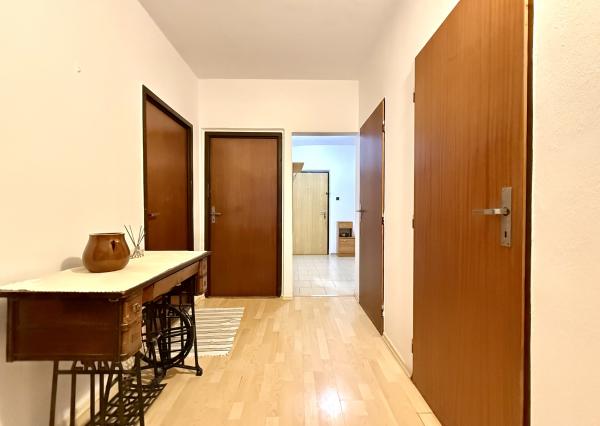 4 izbový zariadený byt s panoramatickým výhľadom v blízkosti Horského parku, BA I. - Staré Mesto, 85 m2