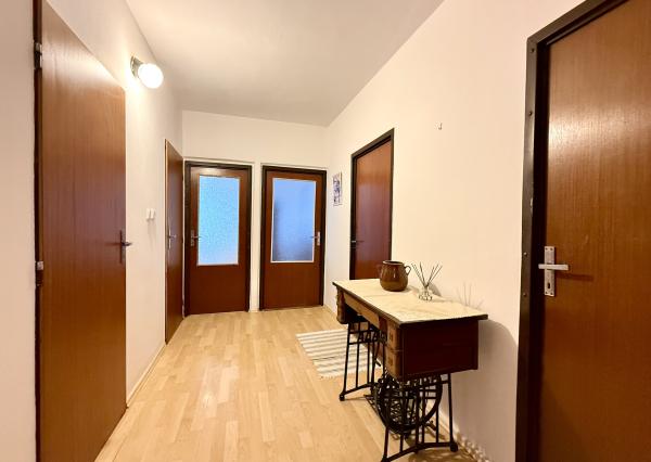 4 izbový zariadený byt s panoramatickým výhľadom v blízkosti Horského parku, BA I. - Staré Mesto, 85 m2