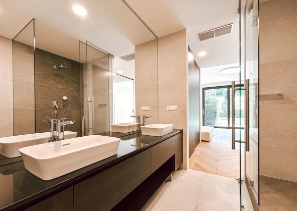 UNIQ-átny veľkometrážny 5iz byt s nádhernou záhradou v Horskom parku