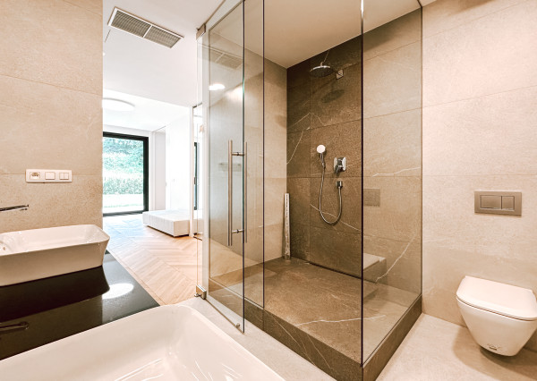 UNIQ-átny veľkometrážny 5iz byt s nádhernou záhradou v Horskom parku