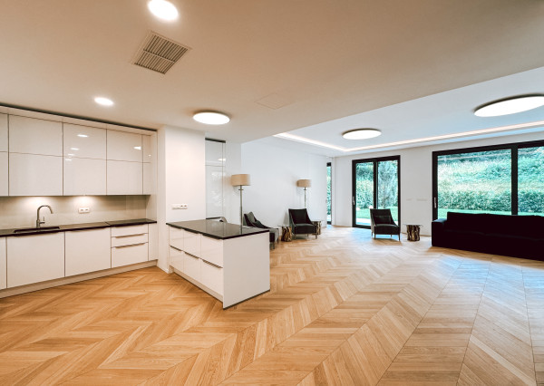 UNIQ-átny veľkometrážny 5iz byt s nádhernou záhradou v Horskom parku