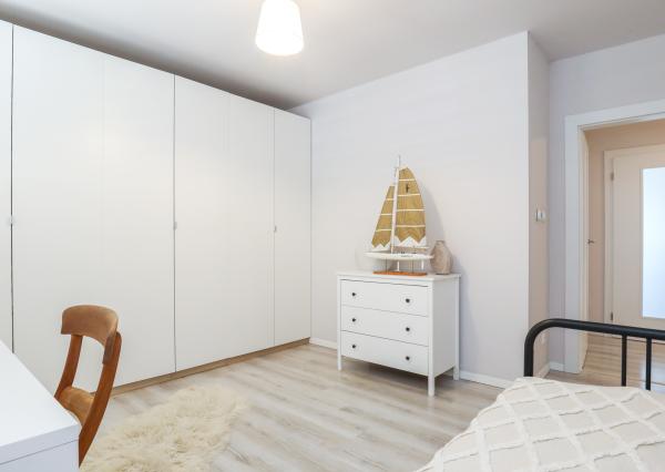 Exkluzívne - 4i zariadený rodinný dom- BUNGALOV, terasa a upravená záhrada, Veľký Biel, 500 m2