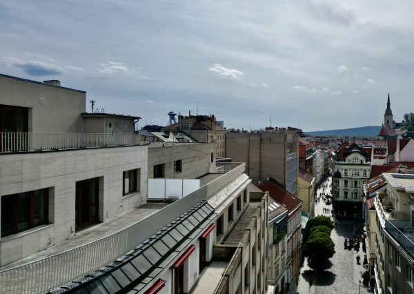 Penthouse s dvoma terasami na pešej zóne Starého Mesta