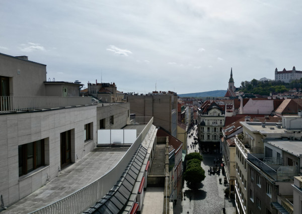 Penthouse s dvoma terasami na pešej zóne Starého Mesta