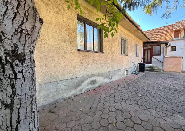 Predaj 5i RD s vinnou pivnicou v centre na námestí, Svätý Jur, Prostredná ul., 377 m2