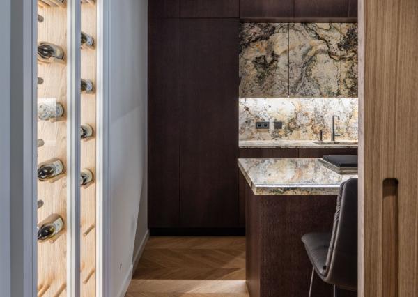 Prestížny luxusný 4 izbový byt na pešej zóne - Staré Mesto