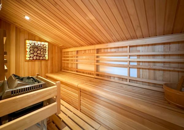 Rodinná vila pri privátnom jazere s vlastným vstupom a plážou