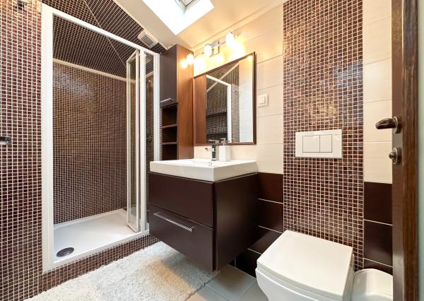 Rodinná vila pri privátnom jazere s vlastným vstupom a plážou