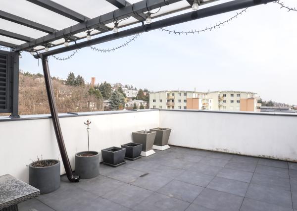 Nadštandardný a veľkorysý 6 izbový penthouse s dvomi terasami a krásnym výhľadom na mesto