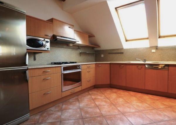 Podkrovný 3,5i byt v centre mesta s jedinečnou atmosférou, BA I.- Staré Mesto, 102 m2
