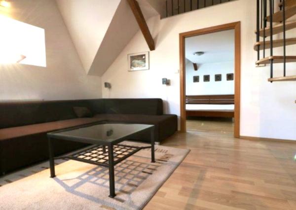 Podkrovný 3,5i byt v centre mesta s jedinečnou atmosférou, BA I.- Staré Mesto, 102 m2