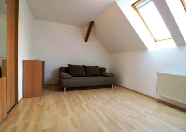 Podkrovný 3,5i byt v centre mesta s jedinečnou atmosférou, BA I.- Staré Mesto, 102 m2