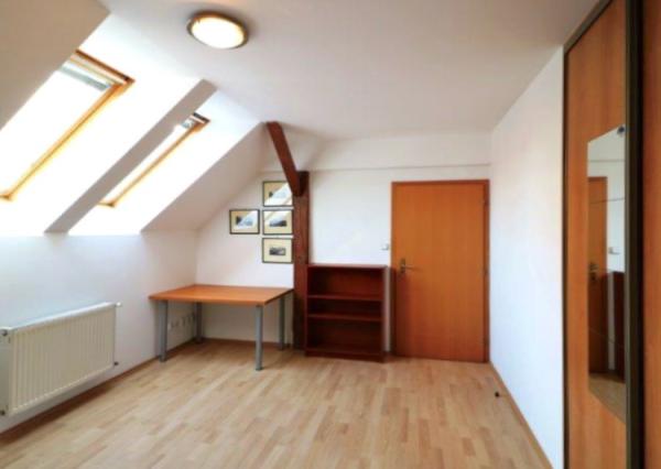 Podkrovný 3,5i byt v centre mesta s jedinečnou atmosférou, BA I.- Staré Mesto, 102 m2