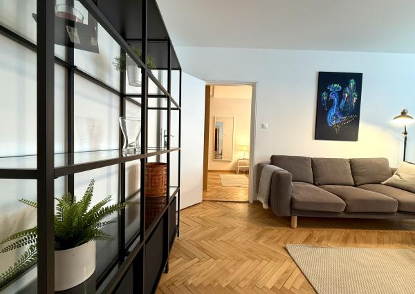 Prenájom - príjemný, zariadený 2i byt pri Račianskom mýte, REKONŠTRUKCIA, ul. J.C. Hronského, 63 m2