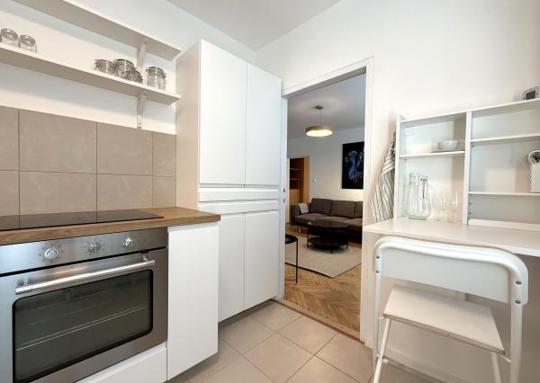 Prenájom - príjemný, zariadený 2i byt pri Račianskom mýte, REKONŠTRUKCIA, ul. J.C. Hronského, 63 m2