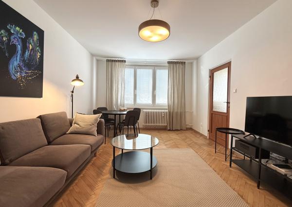 Prenájom - príjemný, zariadený 2i byt pri Račianskom mýte, REKONŠTRUKCIA, ul. J.C. Hronského, 63 m2