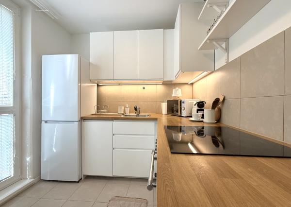 Prenájom - príjemný, zariadený 2i byt pri Račianskom mýte, REKONŠTRUKCIA, ul. J.C. Hronského, 63 m2