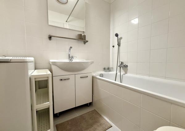 Prenájom - príjemný, zariadený 2i byt pri Račianskom mýte, REKONŠTRUKCIA, ul. J.C. Hronského, 63 m2