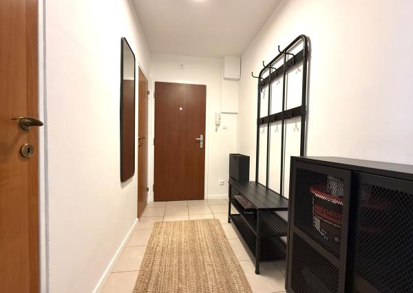 Prenájom - príjemný, zariadený 2i byt pri Račianskom mýte, REKONŠTRUKCIA, ul. J.C. Hronského, 63 m2