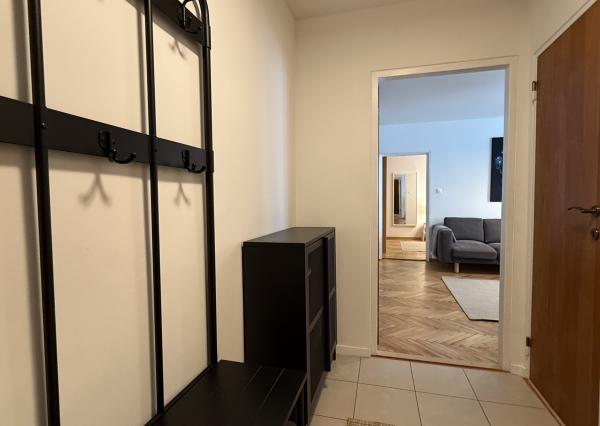 Prenájom - príjemný, zariadený 2i byt pri Račianskom mýte, REKONŠTRUKCIA, ul. J.C. Hronského, 63 m2