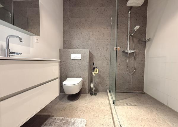 Veľkometrážny 3i byt v centre s výhľadmi a garážovým státím , NOVOSTAVBA, BA I., 137,80 m2