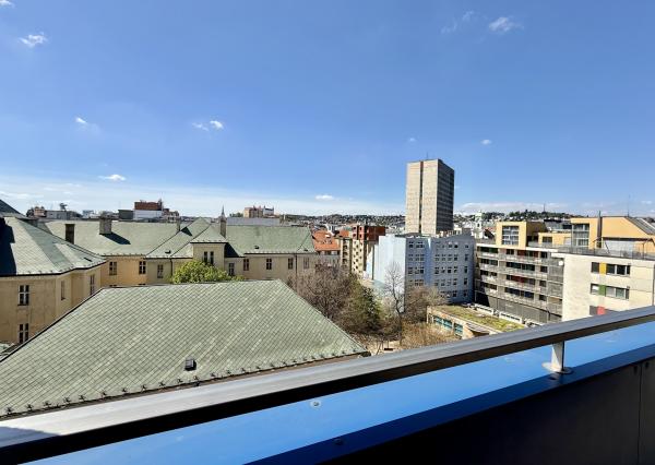 Veľkometrážny 3i byt v centre s výhľadmi a garážovým státím , NOVOSTAVBA, BA I., 137,80 m2