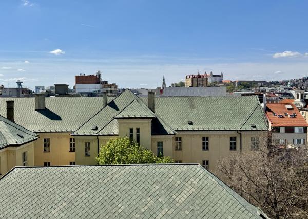 Veľkometrážny 3i byt v centre s výhľadmi a garážovým státím , NOVOSTAVBA, BA I., 137,80 m2