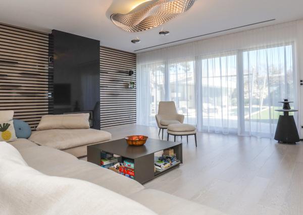 Nadštandardný 6i RD s bazénom na Hradnom kopci, BA I. Staré Mesto, pozemok 1118 m2