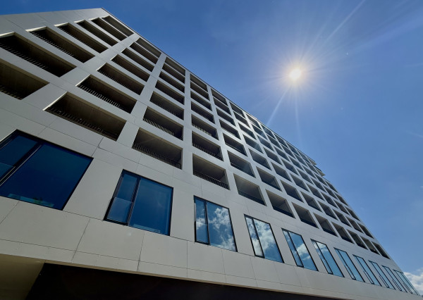 Veľký, ZARIADENÝ 2i byt s exteriérom v NÍZKONÁKLADOVEJ novostavbe, BA II.,  75,70 m2