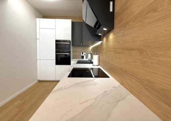 Veľký, ZARIADENÝ 2i byt s exteriérom v NÍZKONÁKLADOVEJ novostavbe, BA II.,  75,70 m2