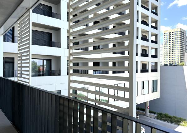 Veľký, ZARIADENÝ 2i byt s exteriérom v NÍZKONÁKLADOVEJ novostavbe, BA II.,  75,70 m2