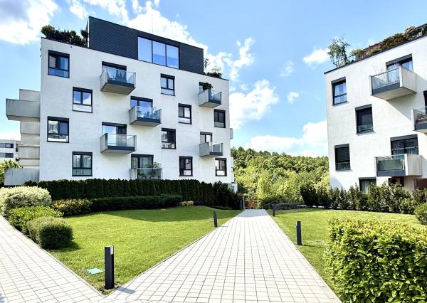 Pekný 3i byt s dvoma exteriérmi pri lese v NOVOSTAVBE Záhradné Vily, BA IV., Dúbravka , 89,34 m2