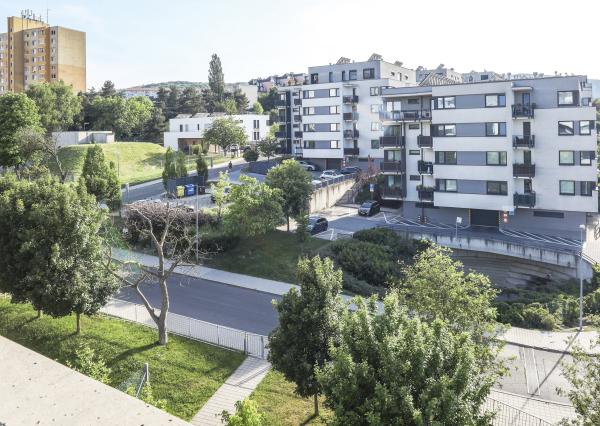 Pekný 3i byt s dvoma exteriérmi pri lese v NOVOSTAVBE Záhradné Vily, BA IV., Dúbravka , 89,34 m2
