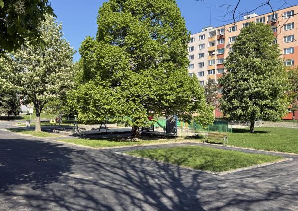 Veľký 4i byt s výbornou polohou a občianskou vybavenosťou, BA V., Ľubovnianska ul., 93 m2