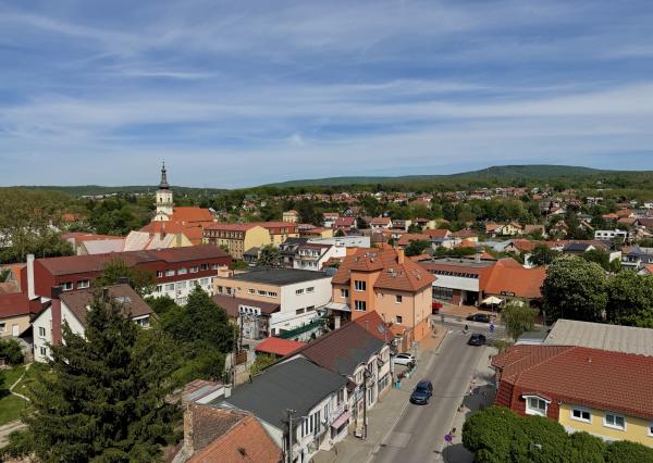 PRÍJEMNÝ 3 izbový byt, REKONŠTRUKCIA, panoramatický výhľad, CENTRUM Stupavy, 72,50 m2