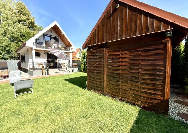 Celoročne obývateľná , moderne zariadená 4i rekreačná chata pri lese , NOVOSTAVBA, Gabčíkovo- Prístav,