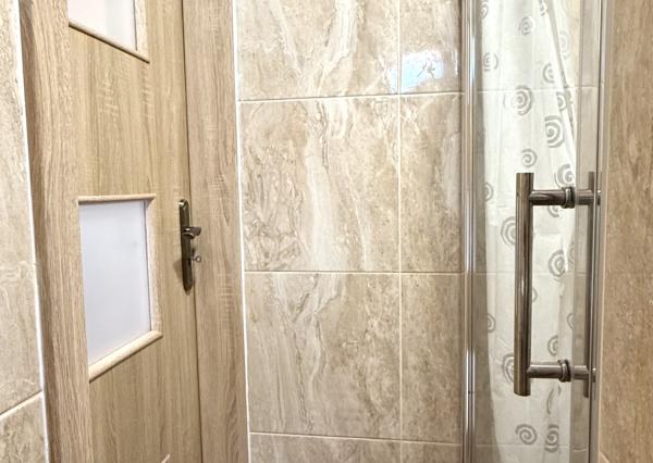 Celoročne obývateľná , moderne zariadená 4i rekreačná chata pri lese , NOVOSTAVBA, Gabčíkovo- Prístav,