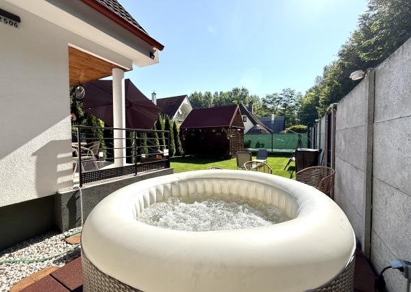 Celoročne obývateľná , moderne zariadená 4i rekreačná chata pri lese , NOVOSTAVBA, Gabčíkovo- Prístav,
