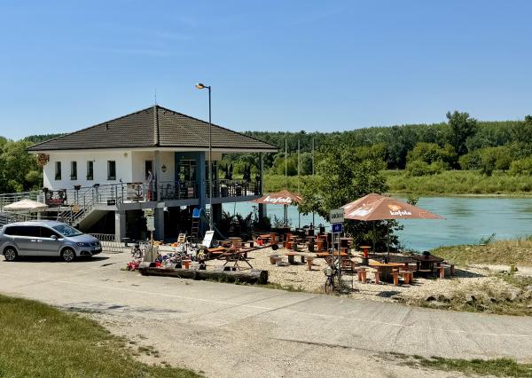 Celoročne obývateľná , moderne zariadená 4i rekreačná chata pri lese , NOVOSTAVBA, Gabčíkovo- Prístav,