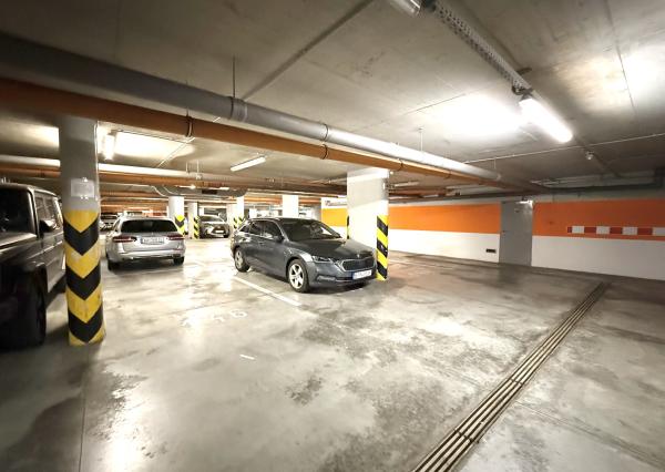 Zariadený 1,5 izbový byt s exteriérom a garáž. státím, projekt EDEN PARK , Drieňová ul., BA II., 49 m2