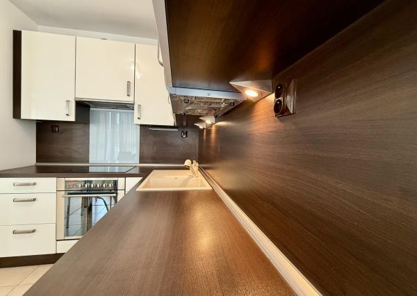 Zariadený 1,5 izbový byt s exteriérom a garáž. státím, projekt EDEN PARK , Drieňová ul., BA II., 49 m2