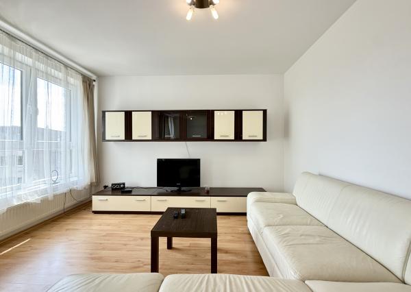 Zariadený 1,5 izbový byt s exteriérom a garáž. státím, projekt EDEN PARK , Drieňová ul., BA II., 49 m2