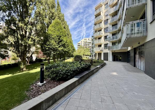 Zariadený 1,5 izbový byt s exteriérom a garáž. státím, projekt EDEN PARK , Drieňová ul., BA II., 49 m2
