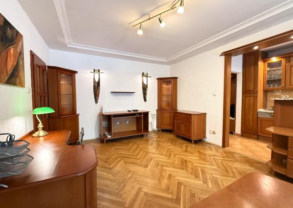 Priestranný a kompletne zariadený  2 izbový byt s balkónom na Štrkovci , Trebišovská ul., BA II., 60,78 m2