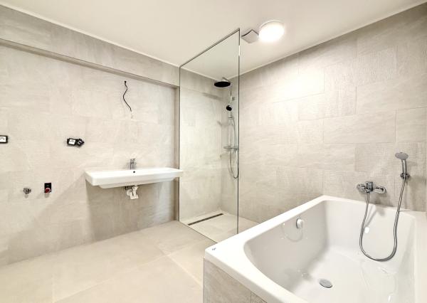 Novostavba 4i bytu s TERASOU v NADŠTANDARDNOM nízko podlažnom projekte Sady Jarovce, BA V., 130,52 m2
