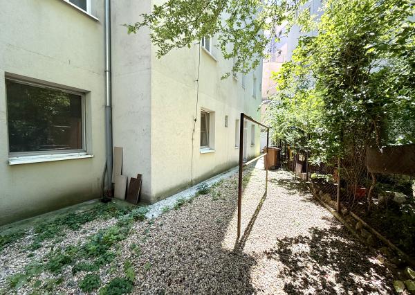 Tichý 1,5i byt v úplnom centre mesta, REKONŠTRUKCIA , BA I., Karadžičova ul., 46 m2