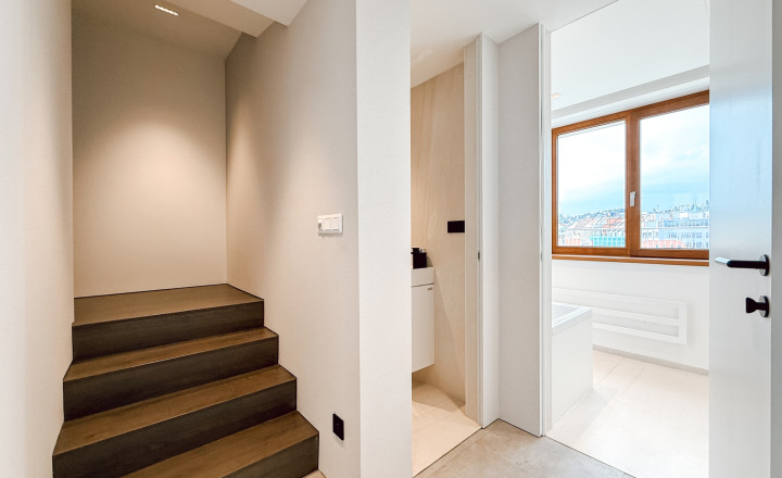 Penthouse s dvoma terasami na pešej zóne Starého Mesta - fotografia 16
