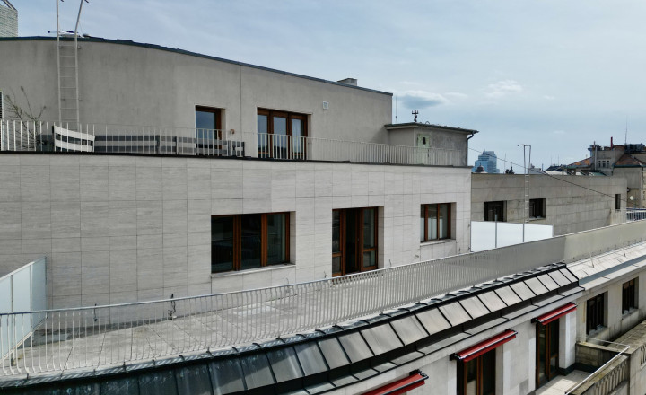 Penthouse s dvoma terasami na pešej zóne Starého Mesta - fotografia 27
