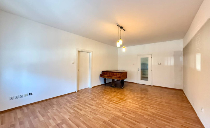 Predaj 5i RD s vinnou pivnicou v centre na námestí, Svätý Jur, Prostredná ul., 377 m2 - fotografia 6