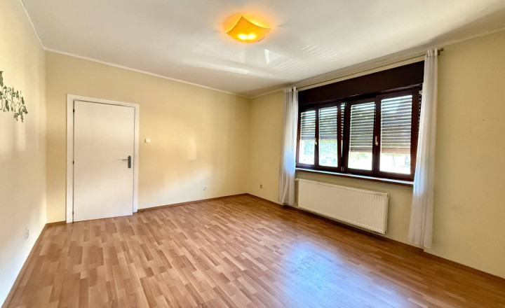 Predaj 5i RD s vinnou pivnicou v centre na námestí, Svätý Jur, Prostredná ul., 377 m2 - fotografia 11